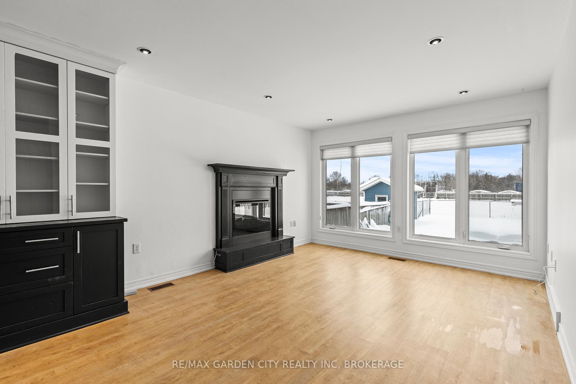 101 Moffatt Street Unit 1 photo 9