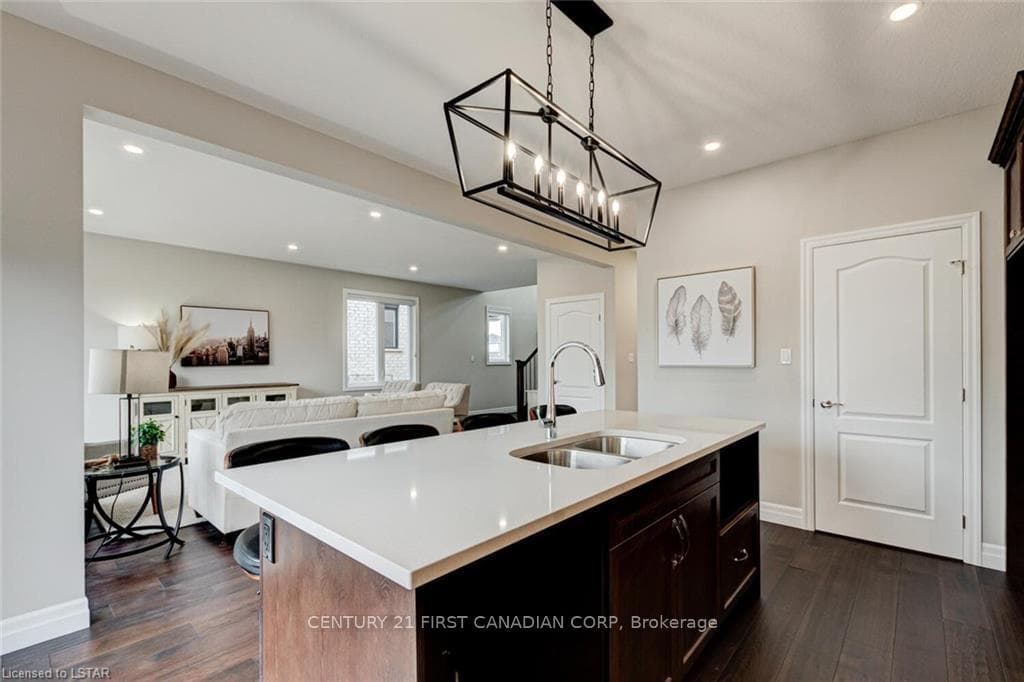 124 Basil Crescent photo 13