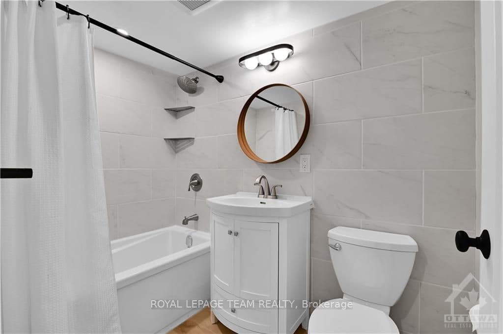 3 FREDERICK Place photo 20