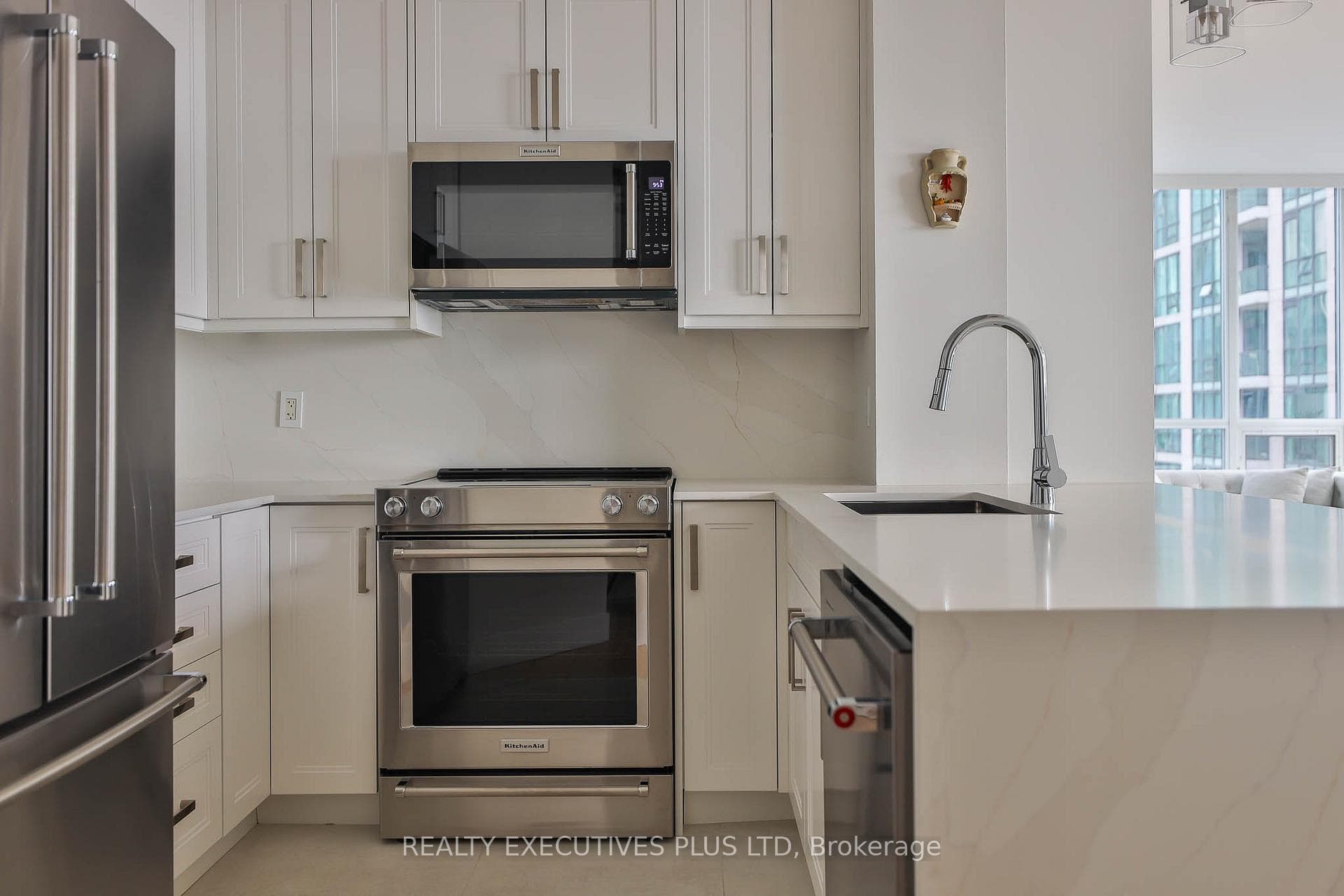 12 Yonge Street Unit 2802 photo 3