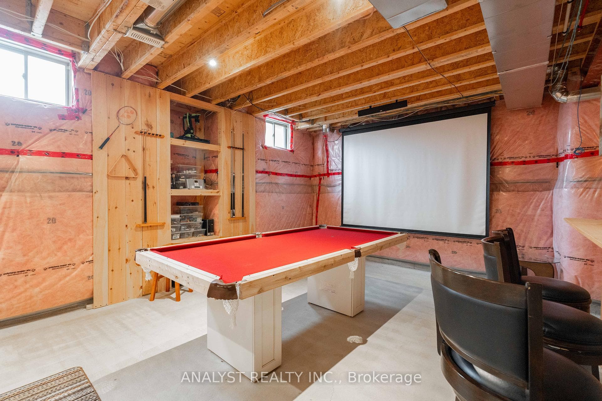 93 Ross Vennare Crescent photo 36