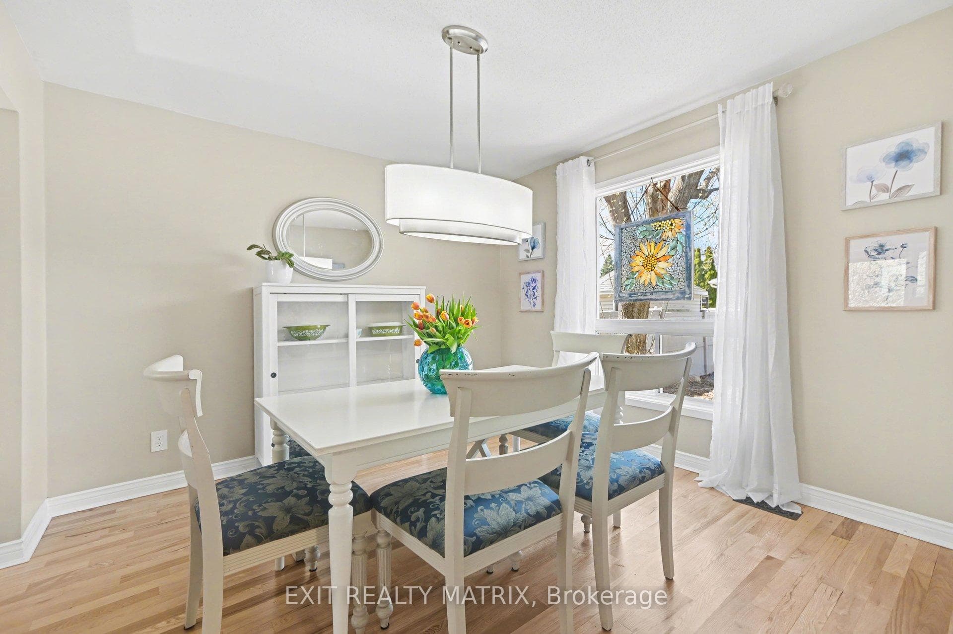 1583 Sunview Drive photo 8