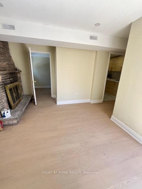 38 Lynch Road Unit Main photo 6