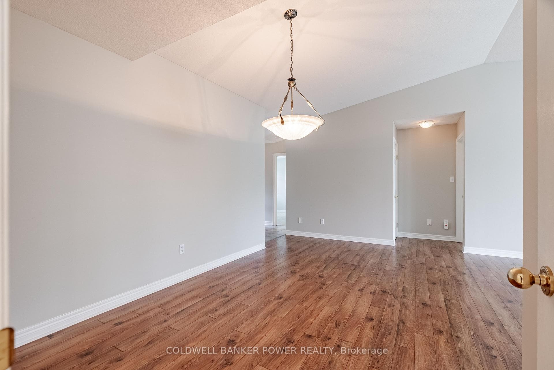 1755 Louise Boulevard Unit 11 photo 7