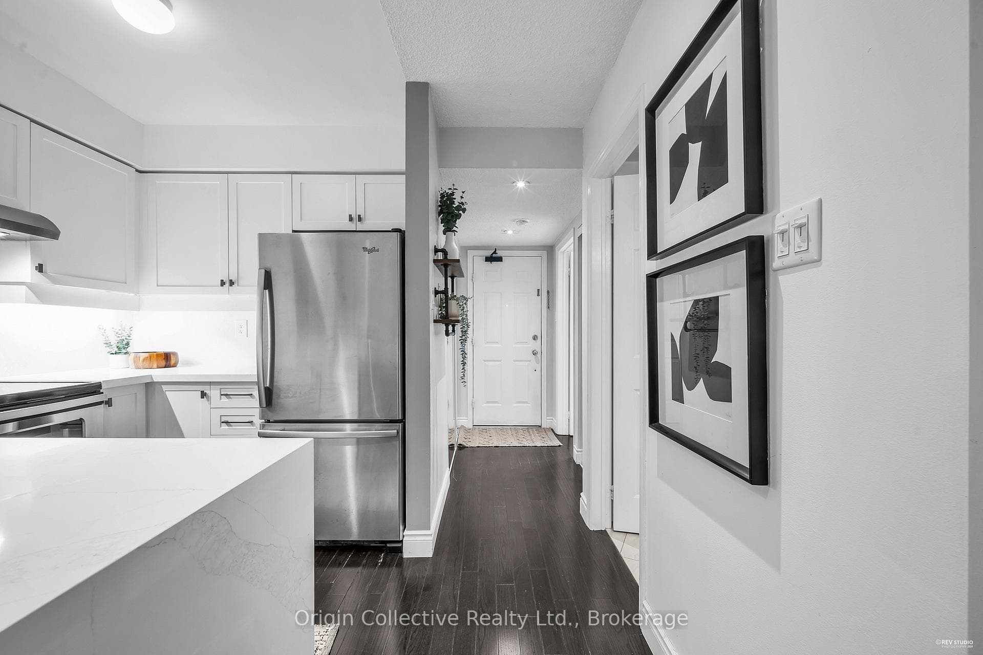 166B Niagara Street Unit TH17 photo 22