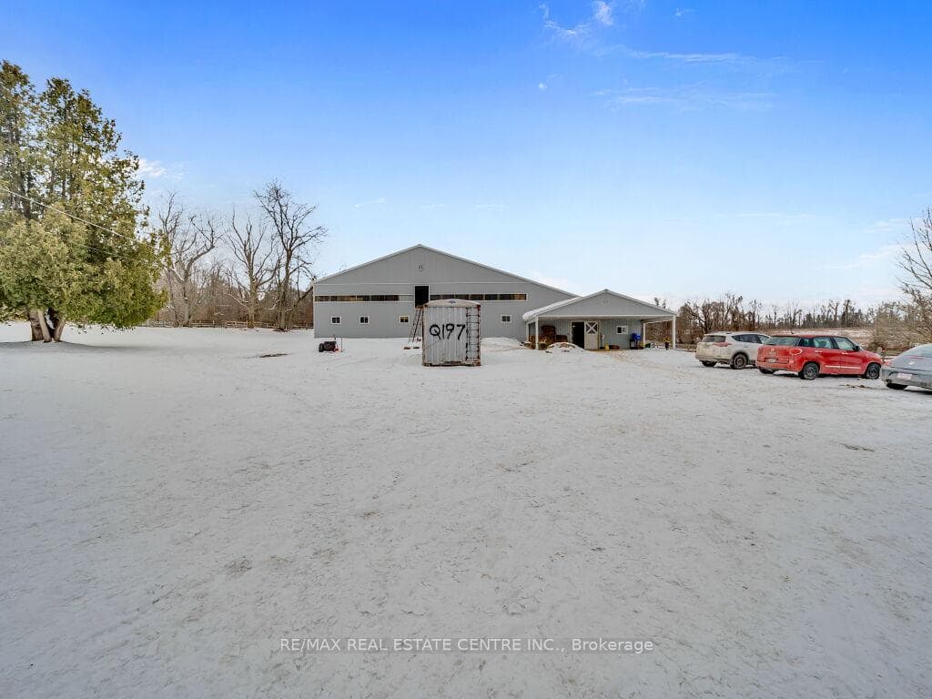 2183 20 Side Rd Road photo 24