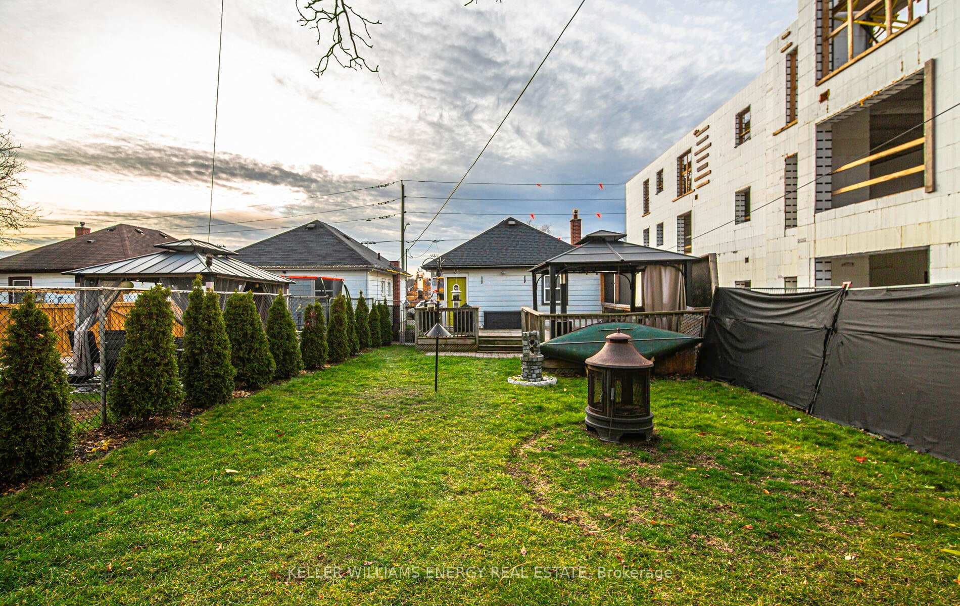 113 Kaiser Crescent photo 37