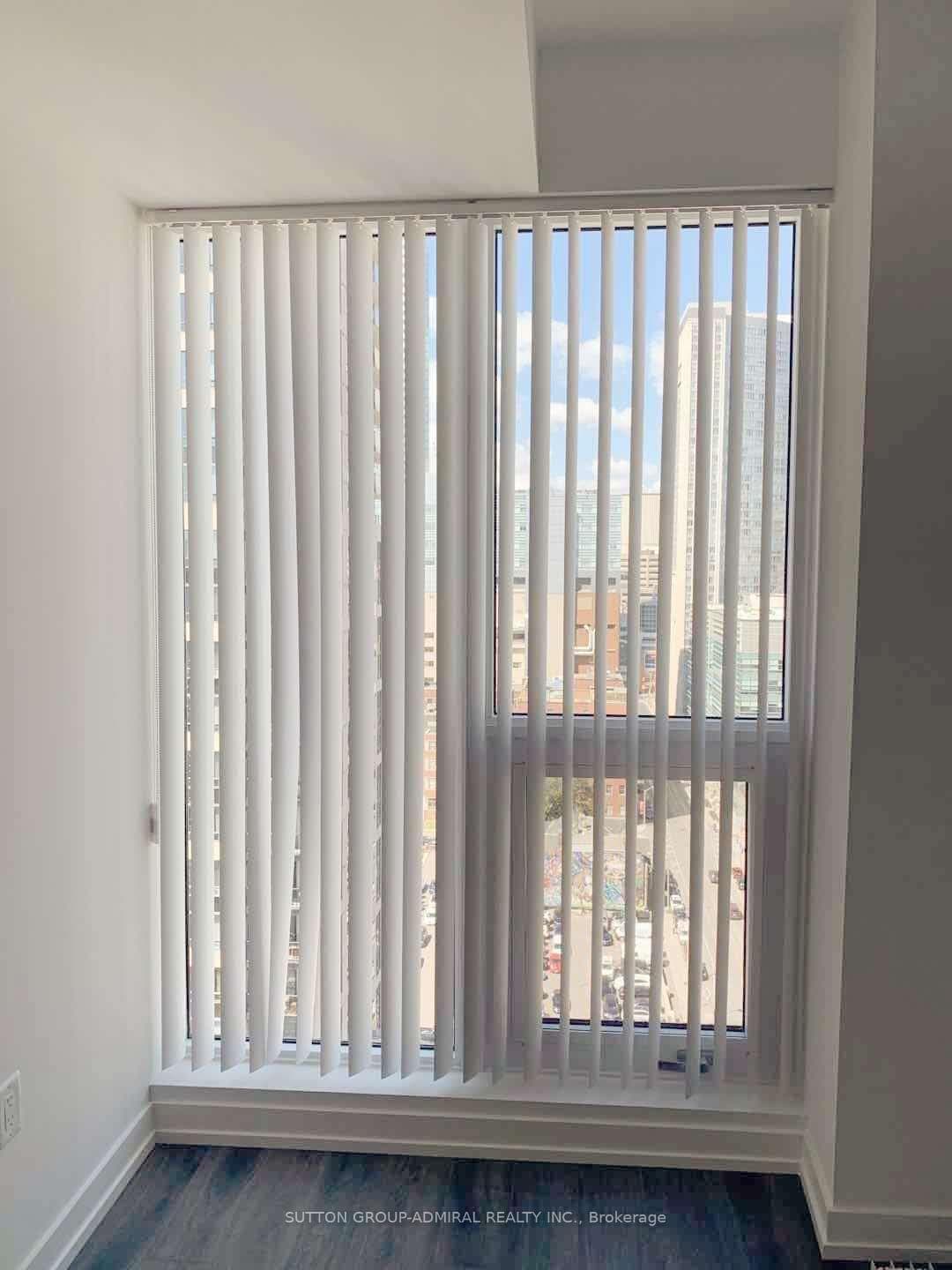 77 Shuter Street Unit 2113 photo 11
