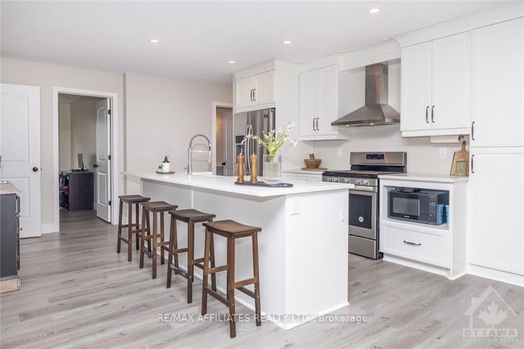 212 HAROLD Street photo 11