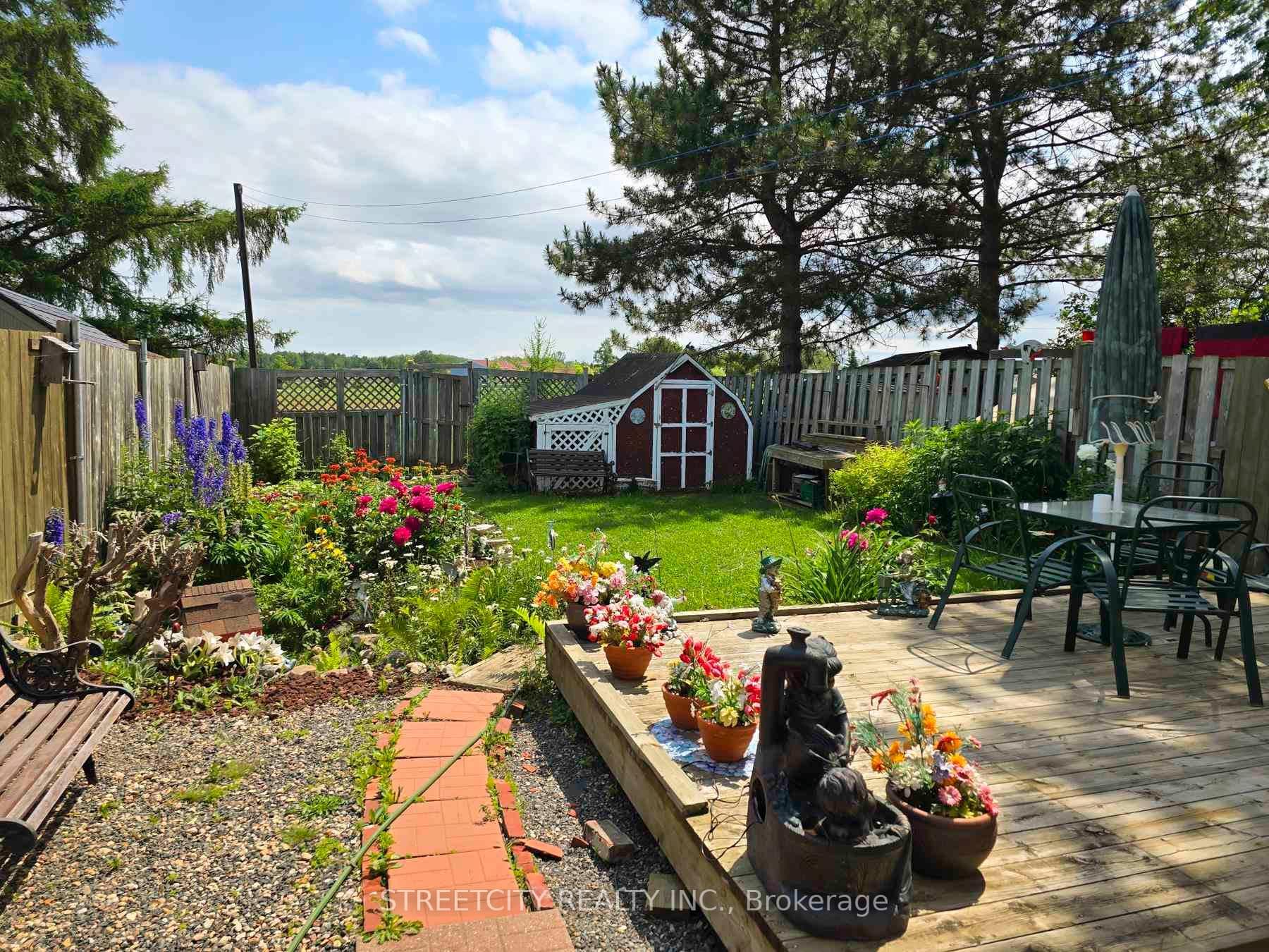 212 County Boulevard photo 31