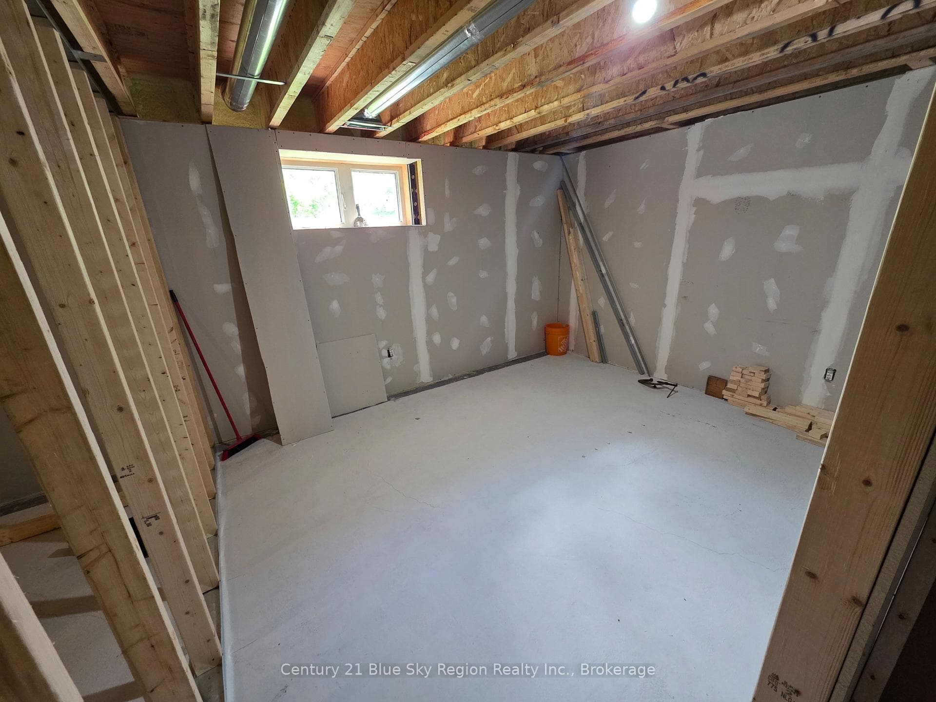 104 GREENWOOD Drive photo 42