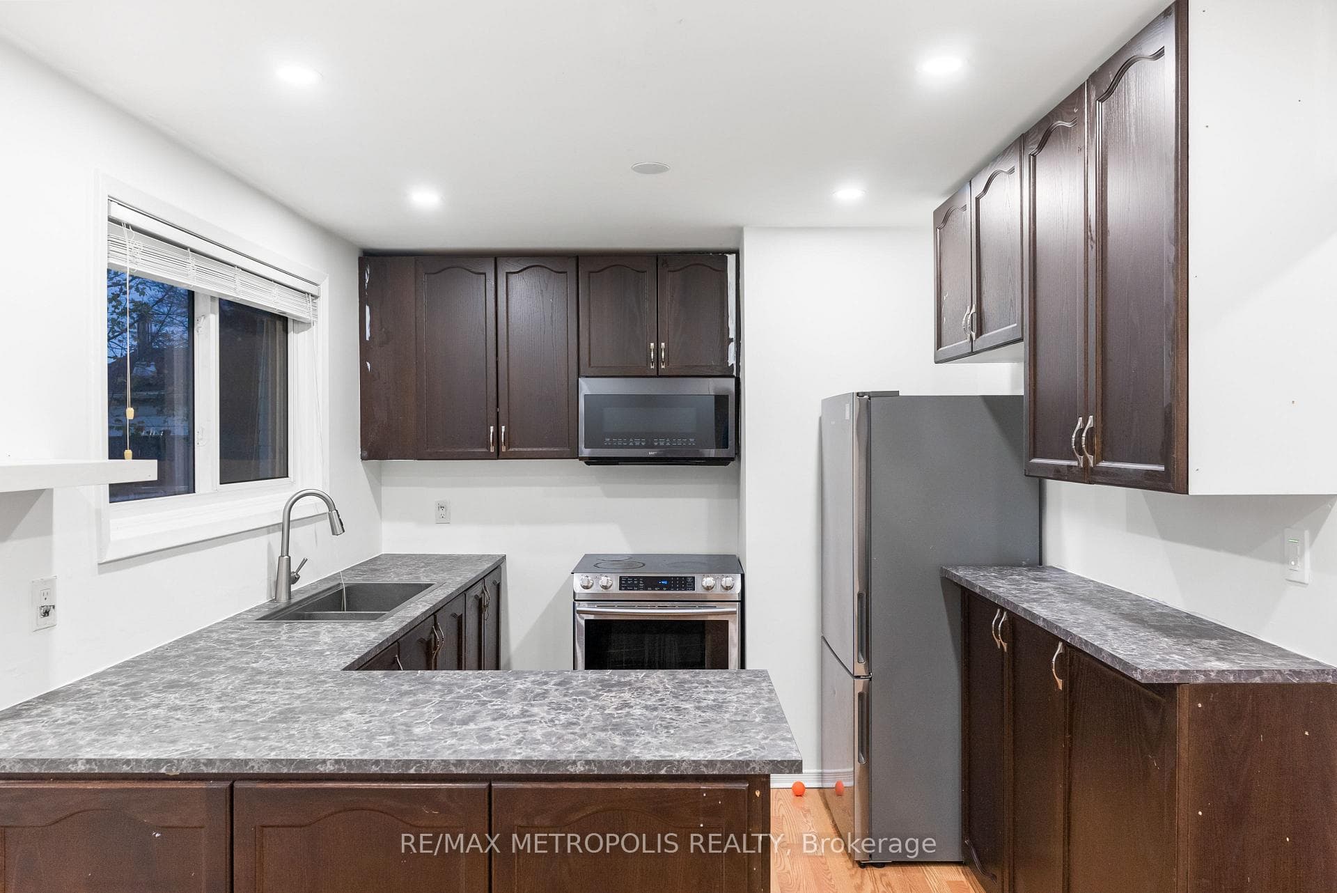 312 Palmerston Avenue Unit MAIN photo 5