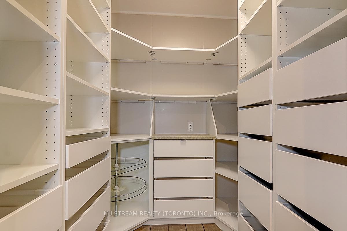 47 Hemingway Crescent photo 17
