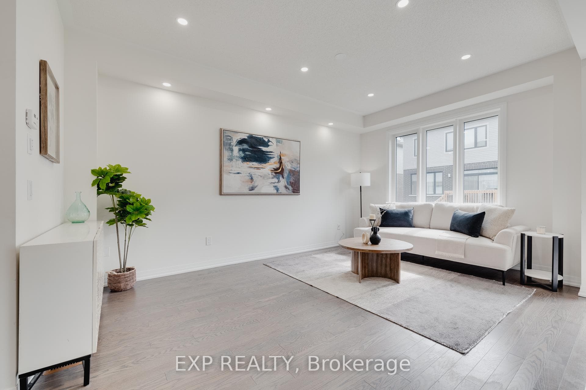 55 Freedom Crescent photo 8