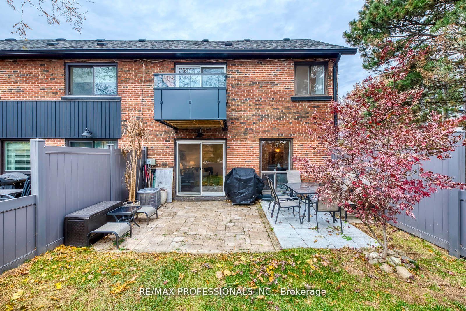 4345 Bloor Street Unit 51 photo 39