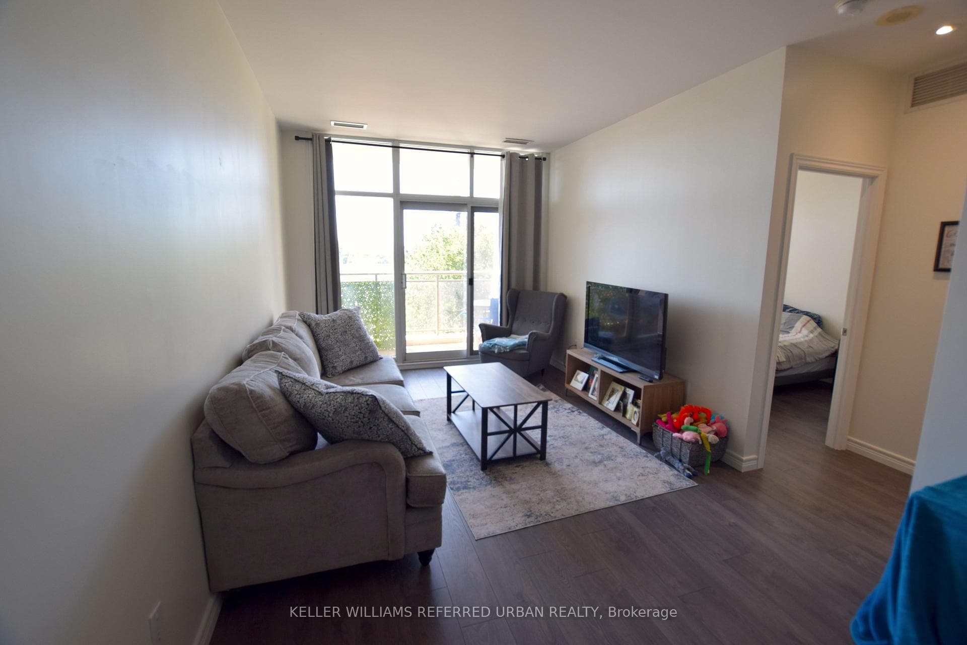 1 Leaside Park Drive Unit 408 photo 9