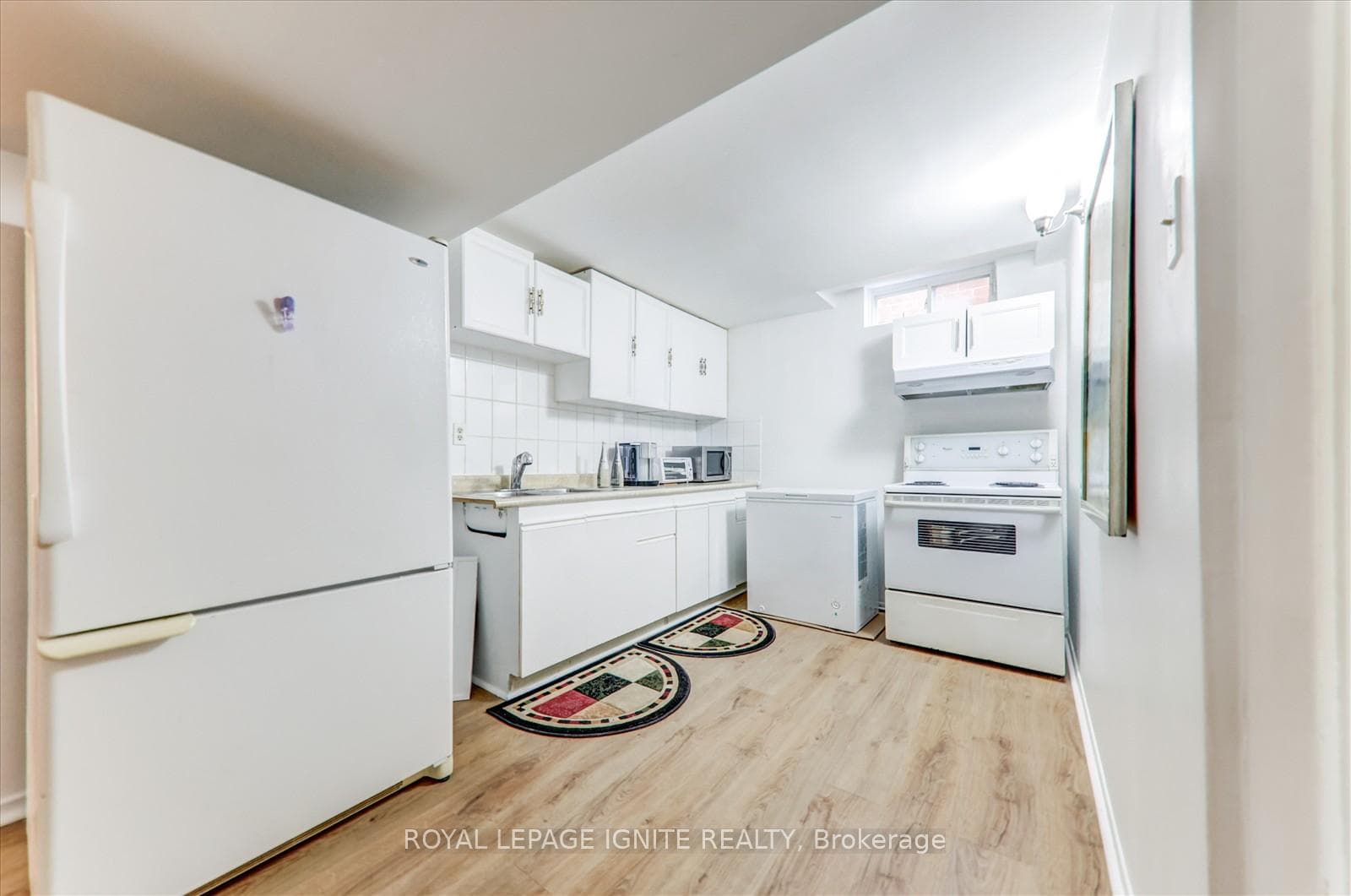 7 Halfway Avenue photo 33