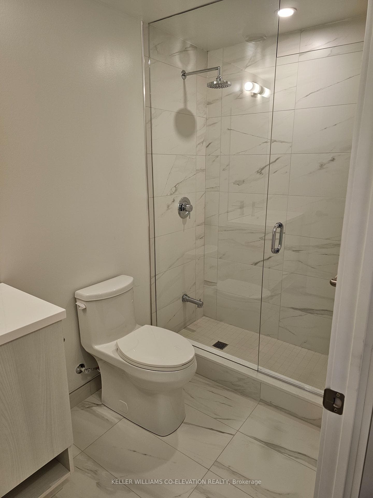 138 Downes Street Unit 6107 photo 15