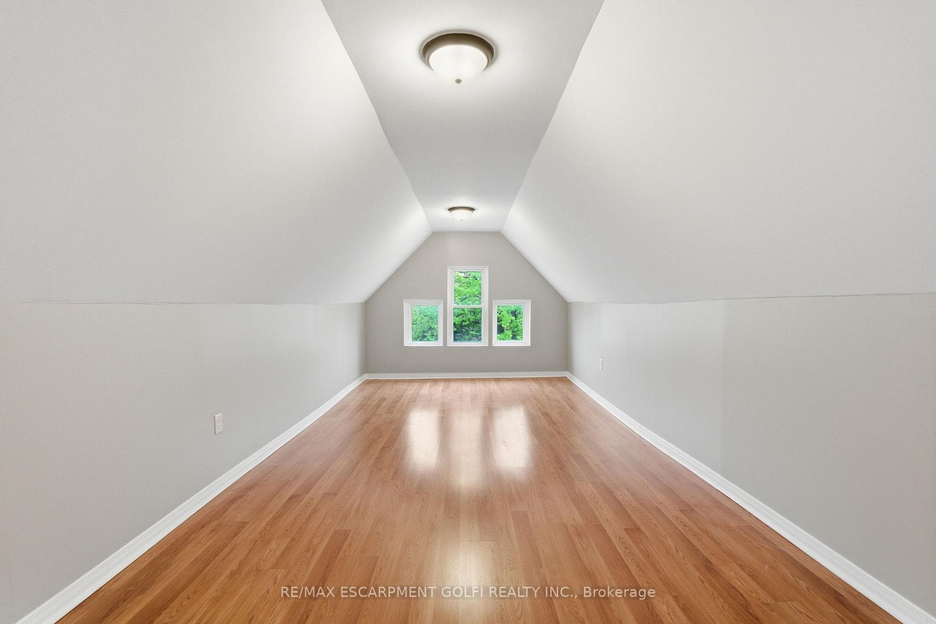 643 Wilson Street photo 31