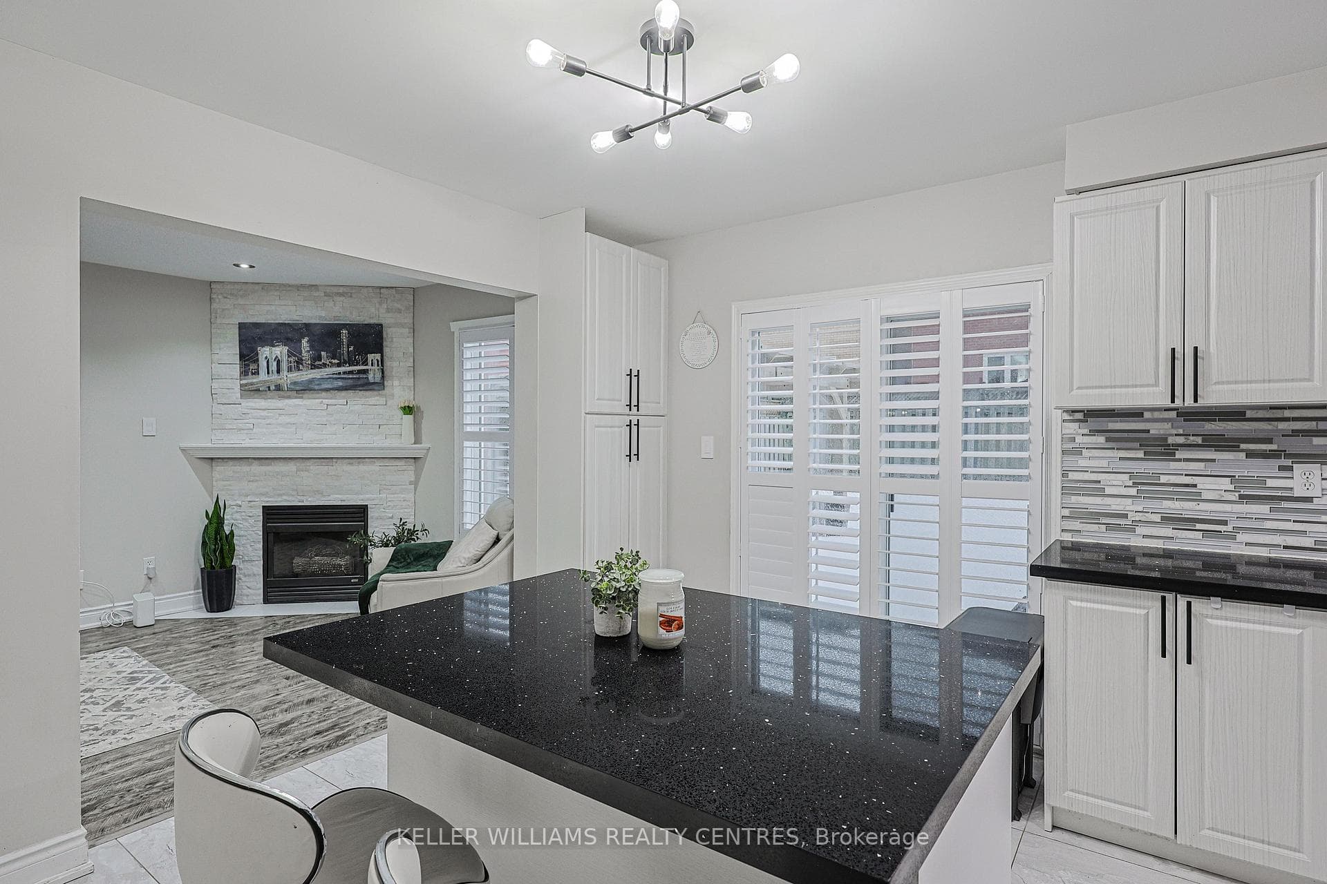 325 Marshall Crescent photo 14