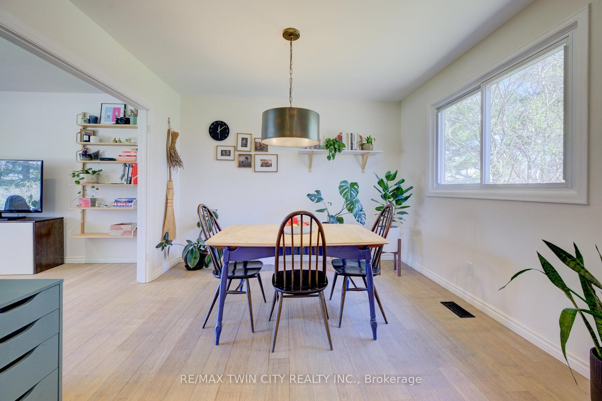 282 Braemore Avenue photo 9
