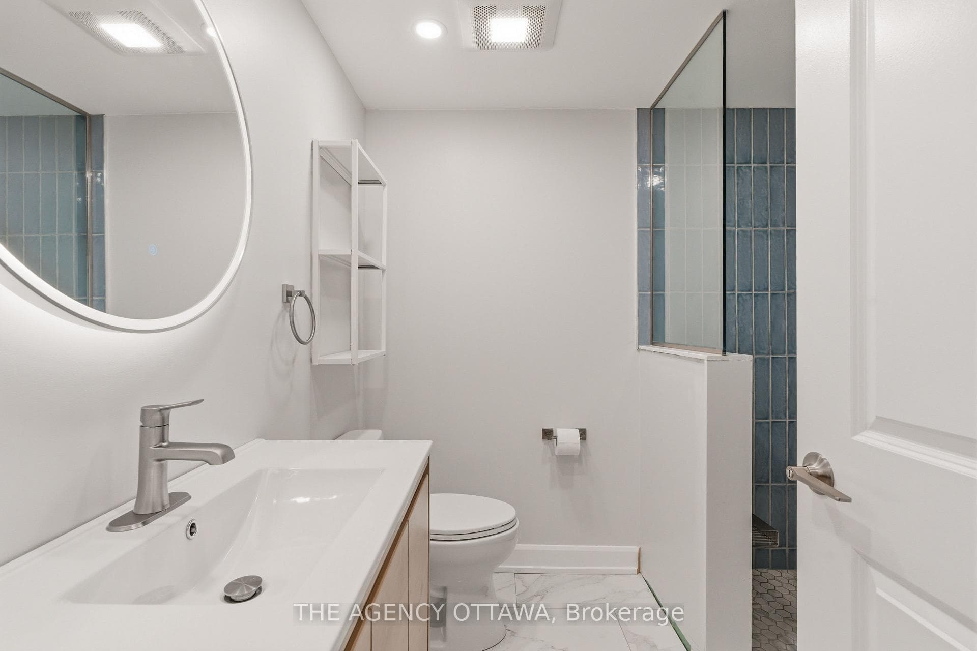 Modern basement 3 piece bathroom