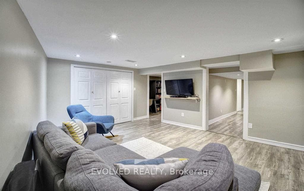 15 Esterbrooke Avenue Unit 132 photo 25