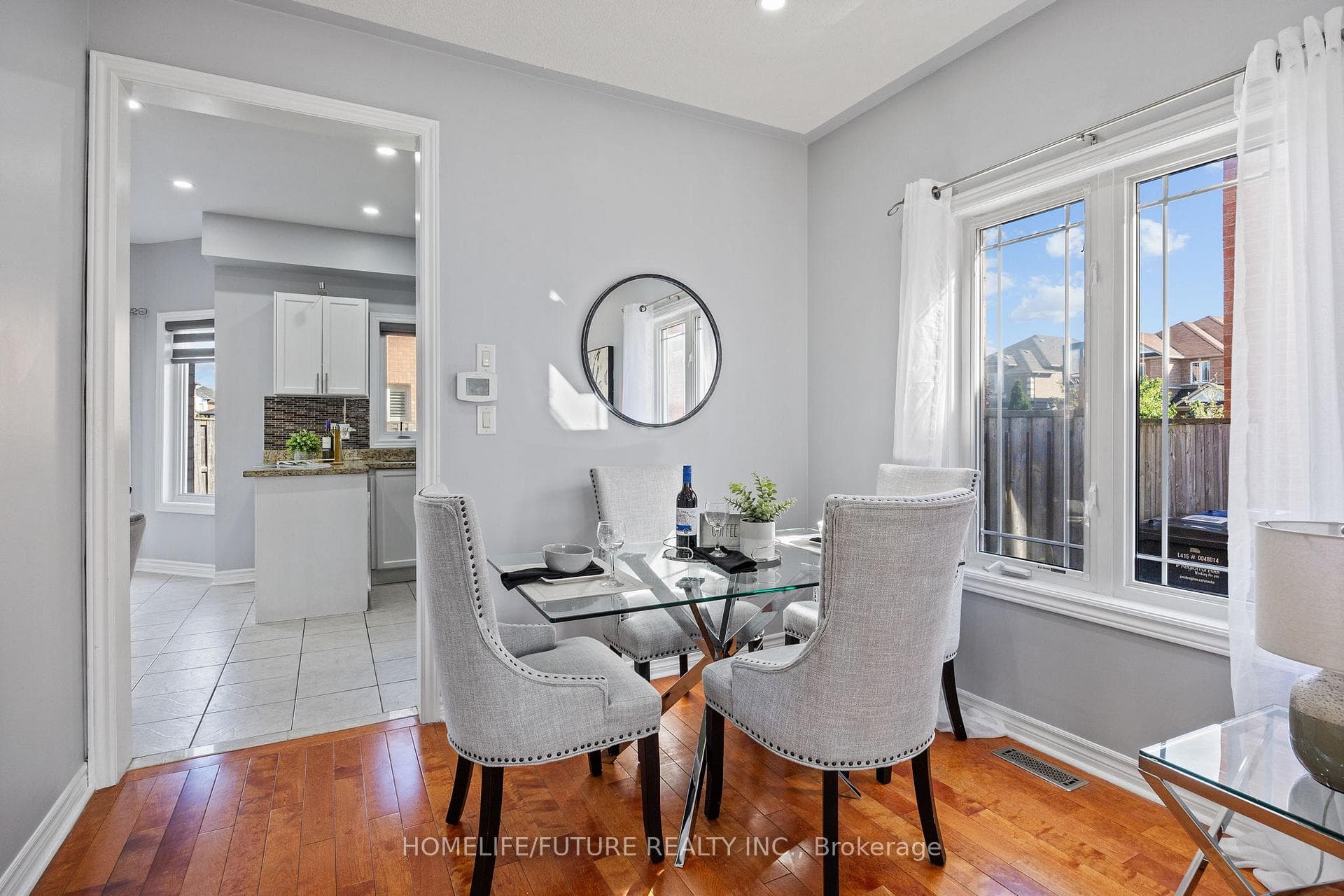 652 Twain Avenue photo 8