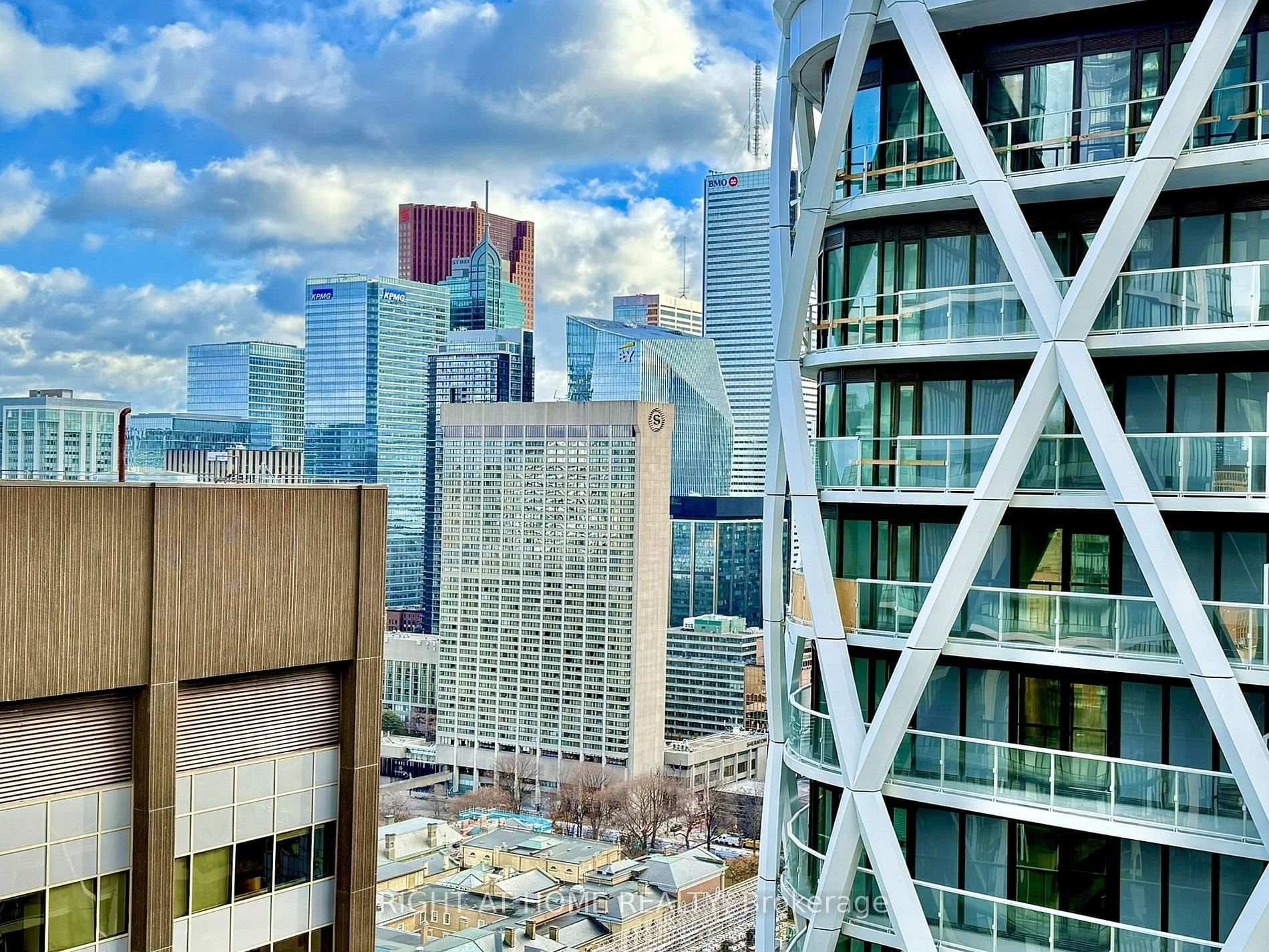 238 Simcoe Street Unit 3306 photo 8