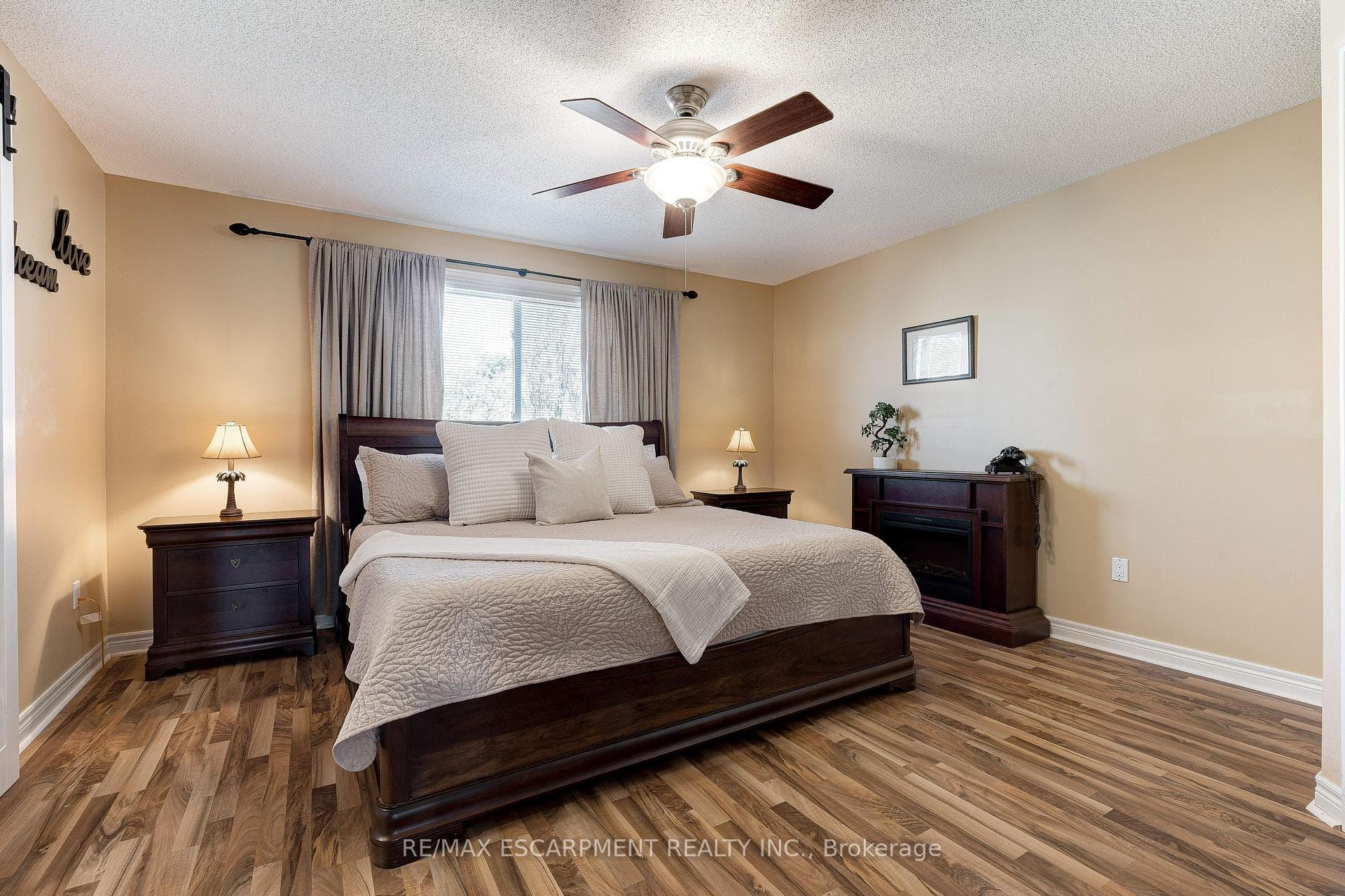 1056 Augustus Drive photo 14