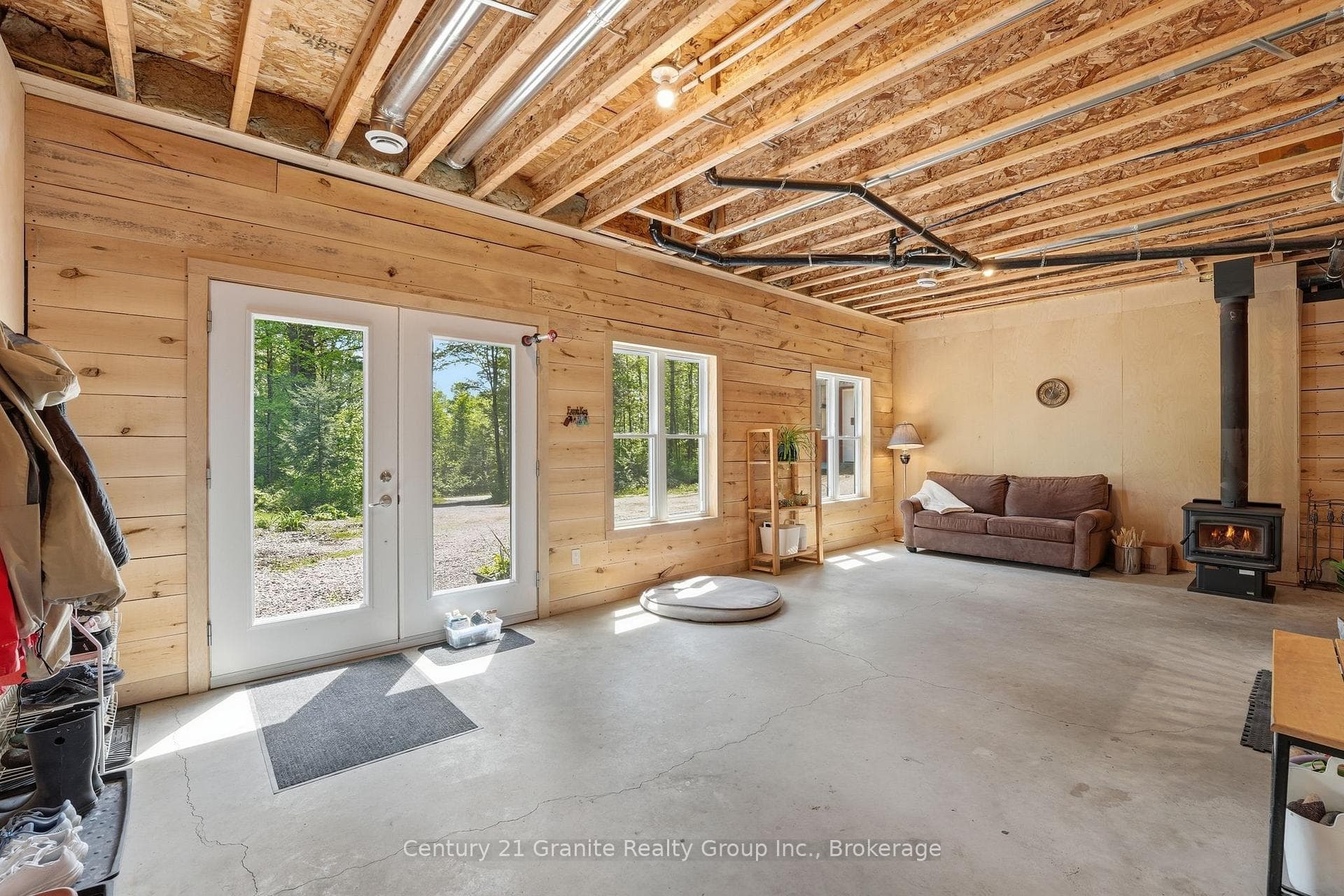 1048 Bacon Road photo 18
