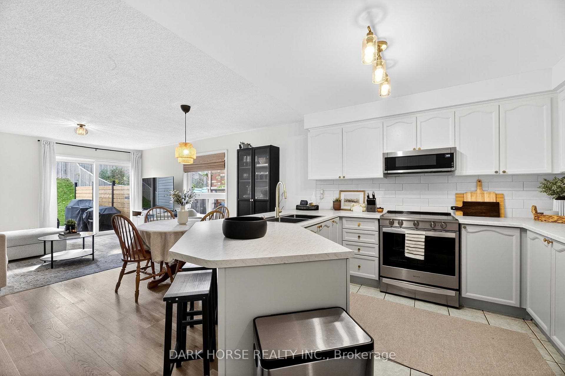 1401 Hancox Court photo 8
