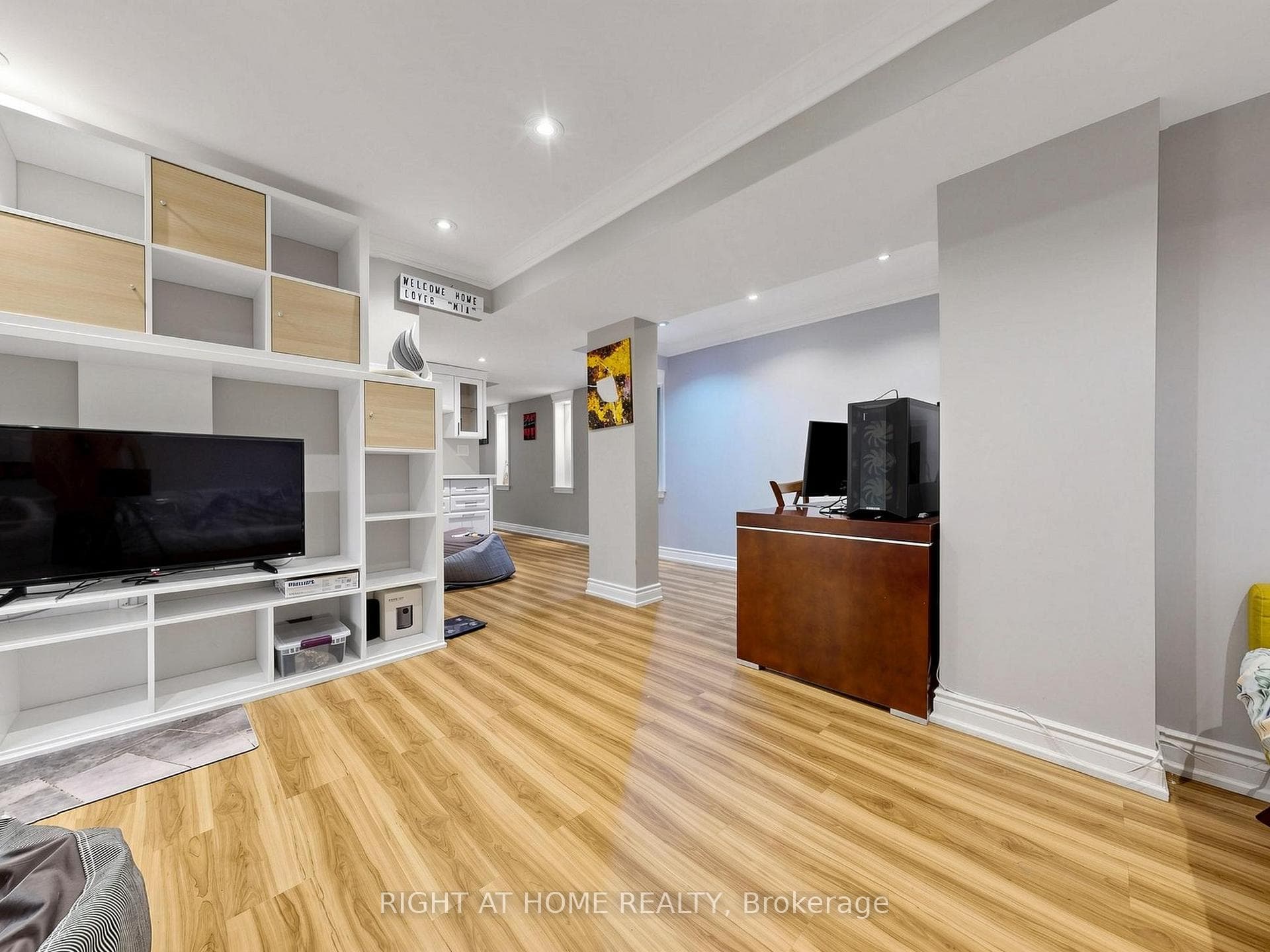 142 Alfred Smith Way photo 34