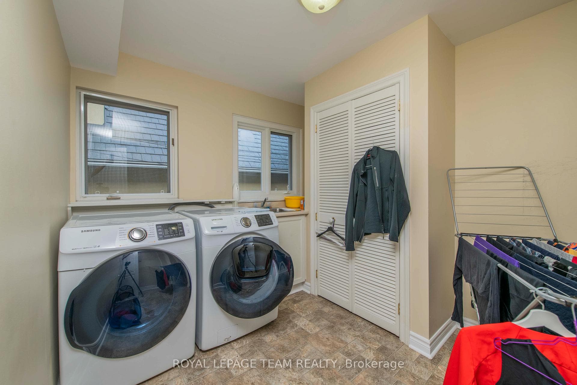 60 GOULBURN Avenue photo 26