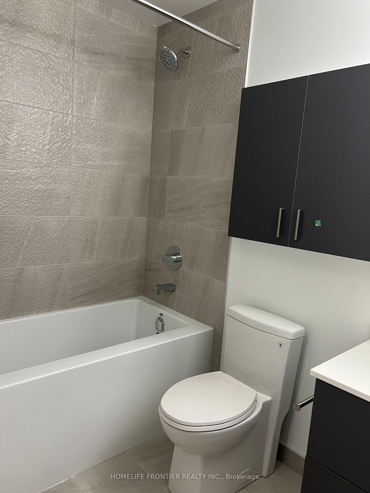 30 Upper Mall Way Unit 2201 photo 9