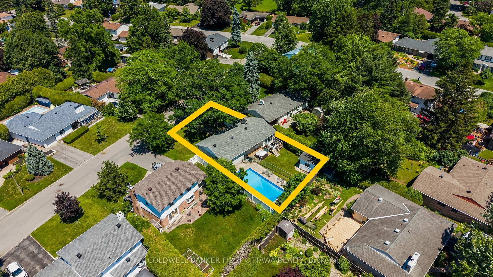 Fantastic oversized lot w fully pvt backyard.