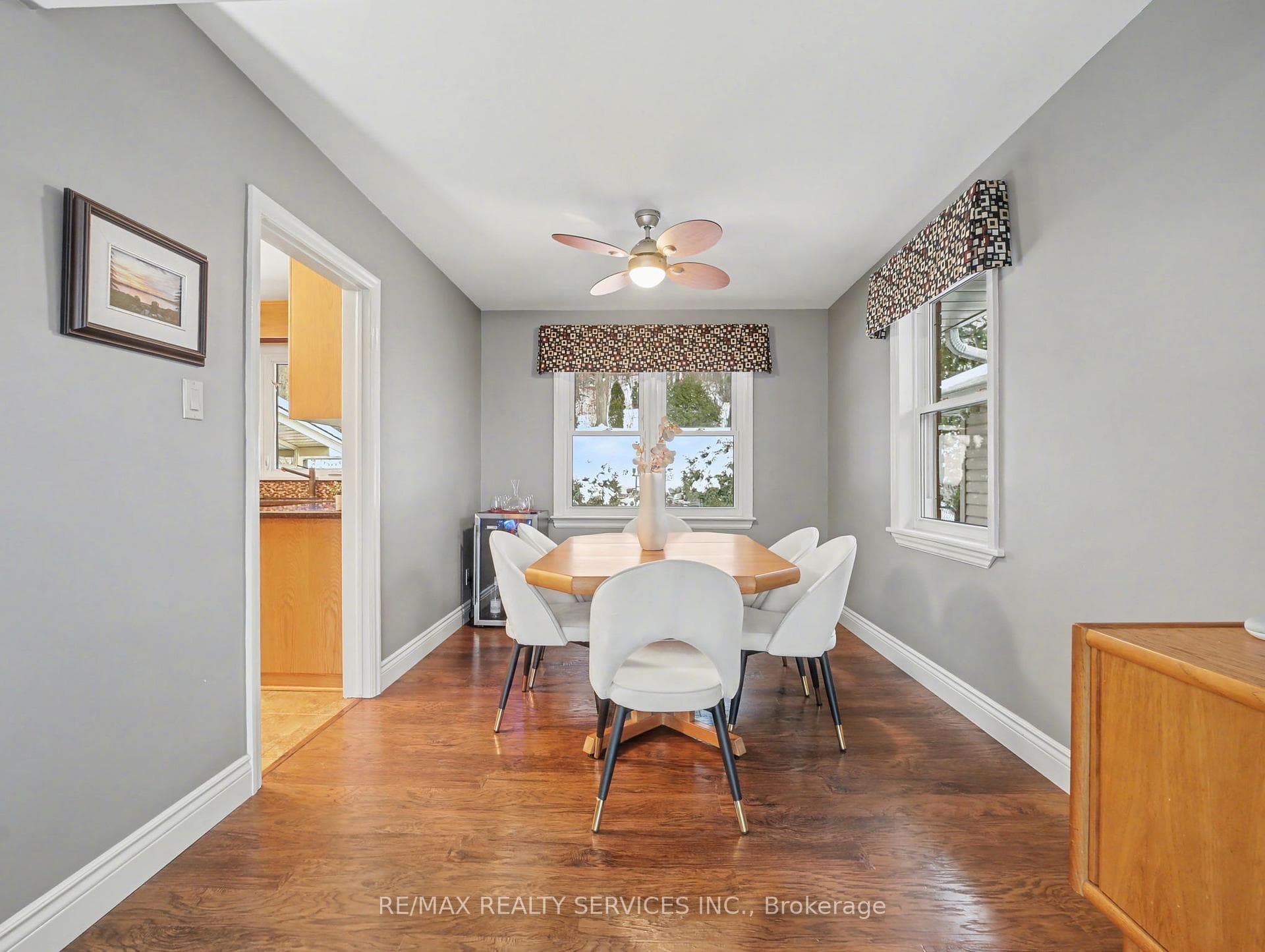 145 Glenforest Road photo 8