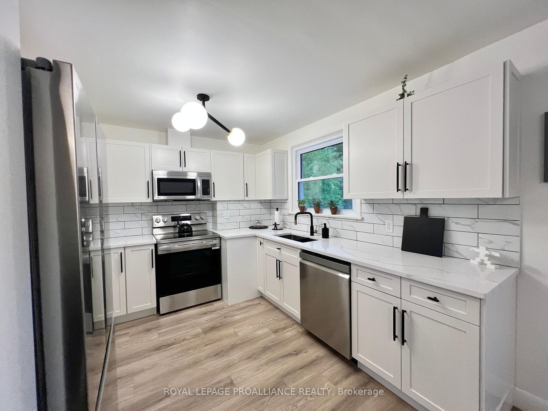 178 Burnham Street photo 11