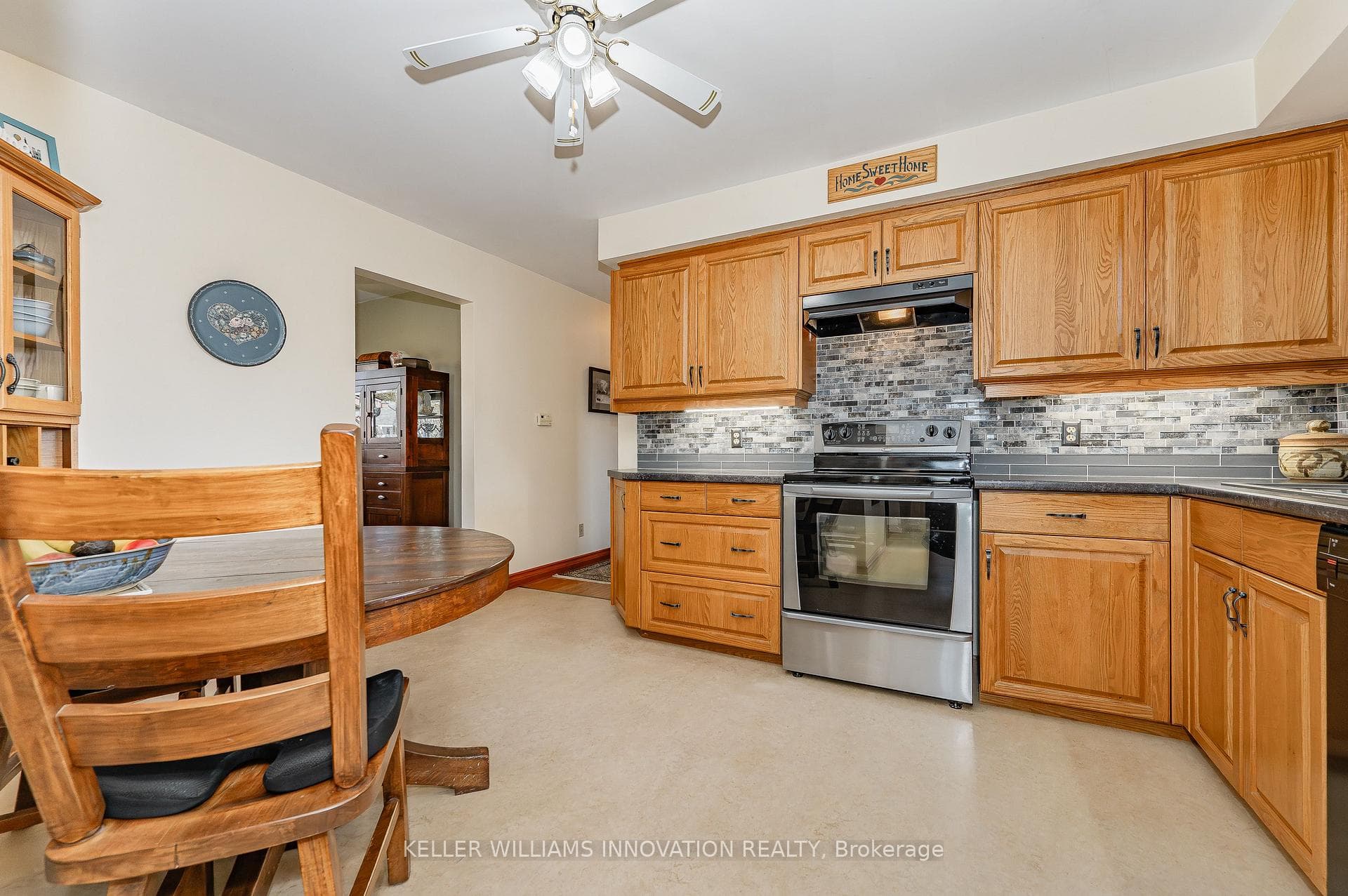 82 Strathcona Crescent photo 13