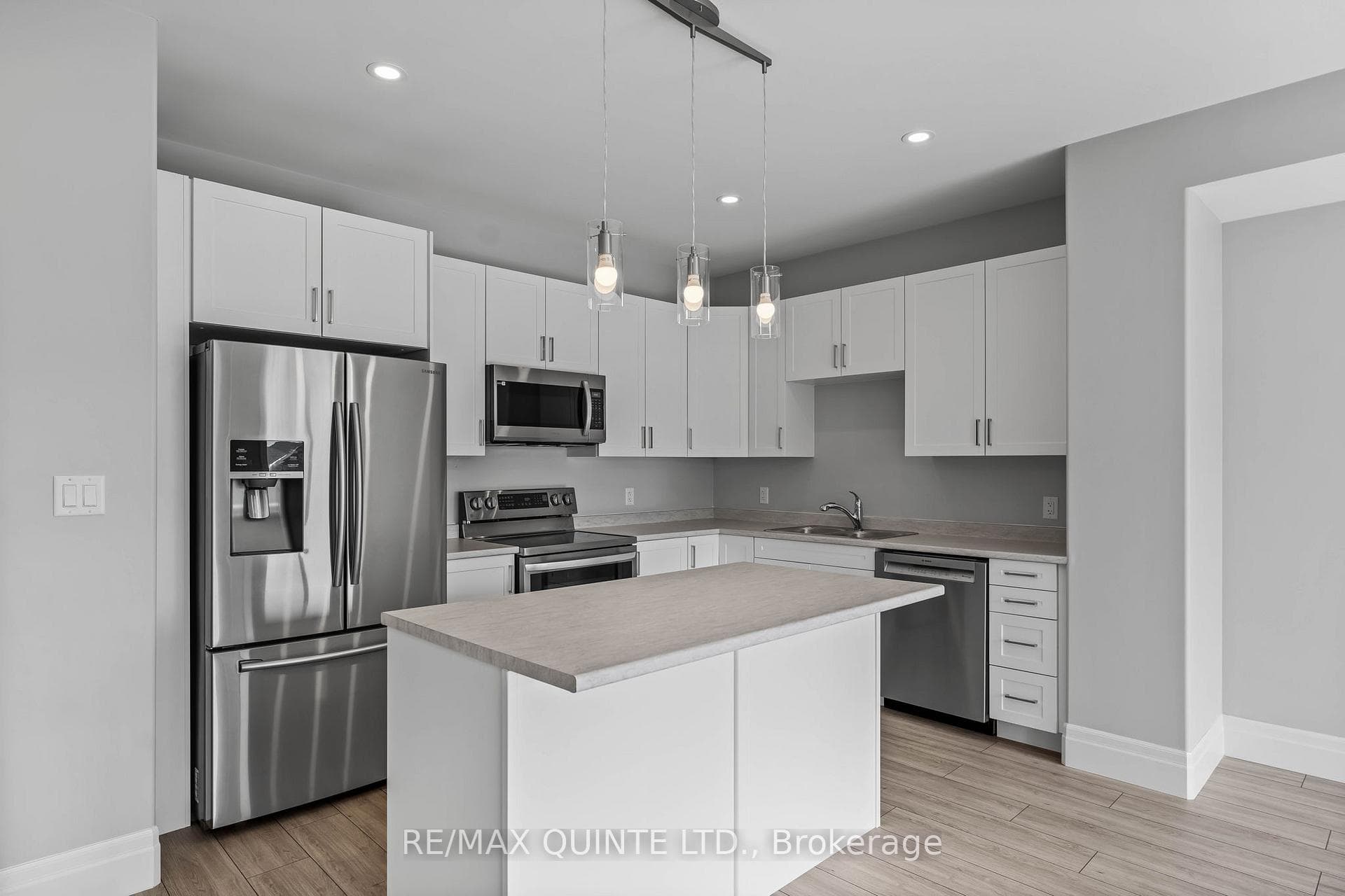 37 Markland Avenue photo 8