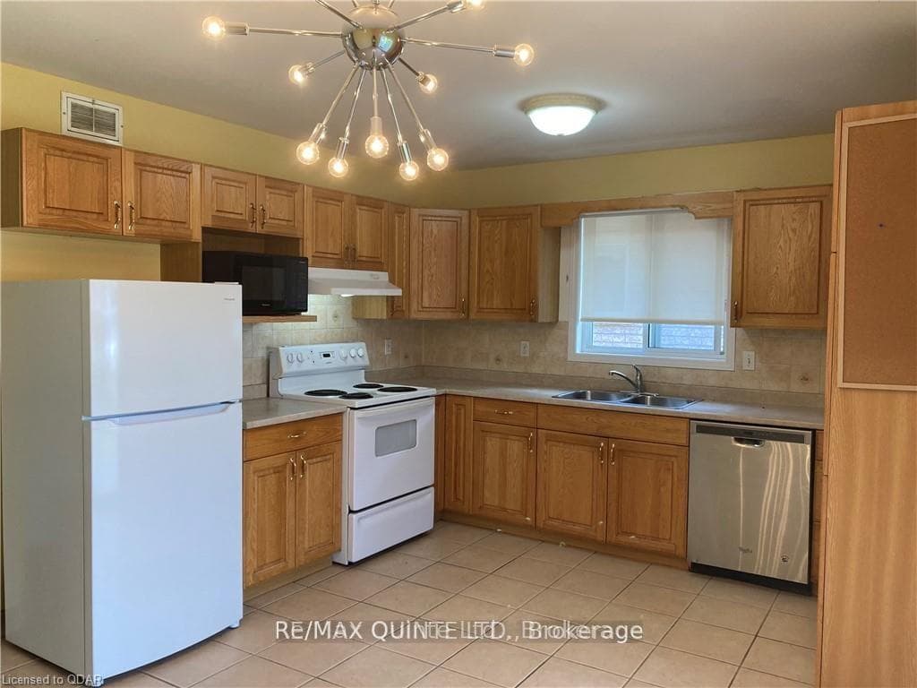 32 Hickory Grove photo 6