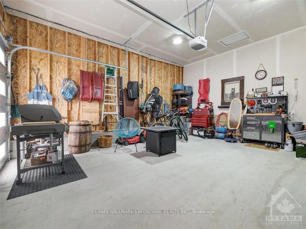 433 STERLING Avenue photo 26