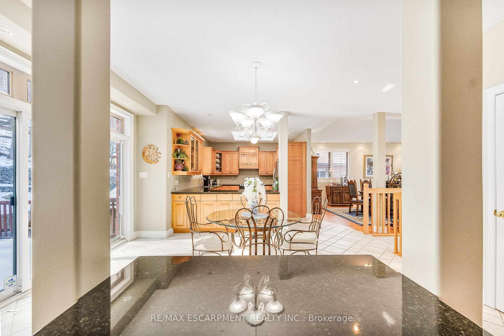 130 DORCHESTER Drive photo 12