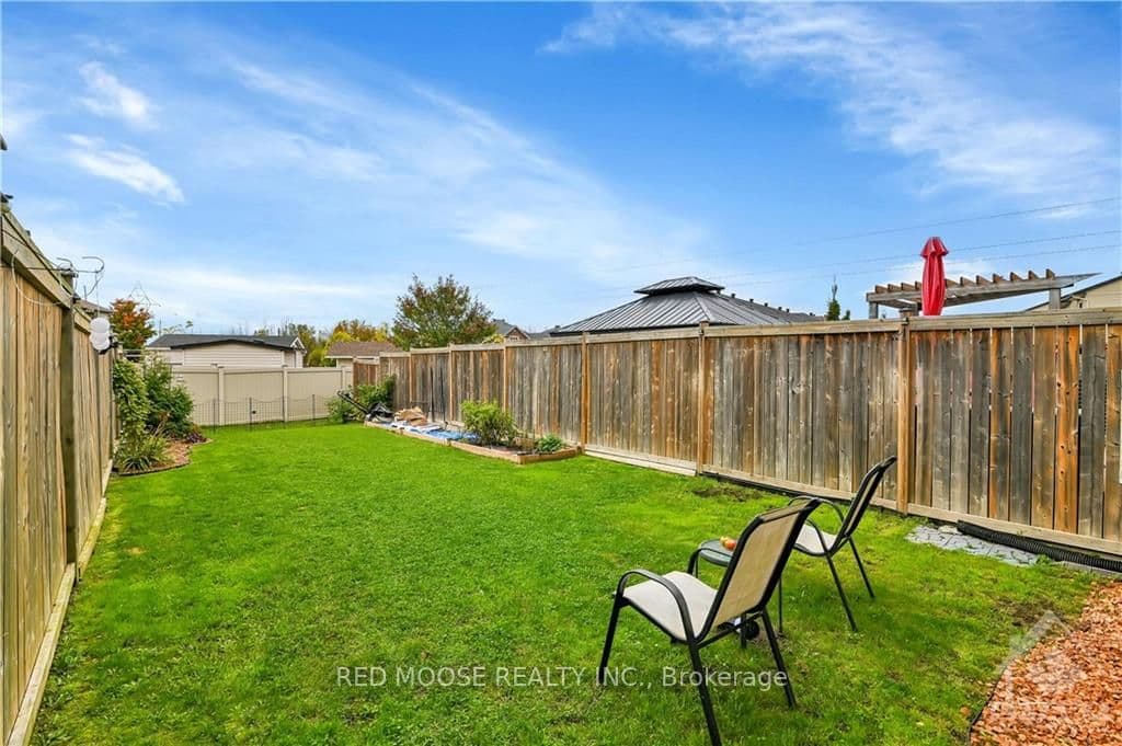 378 COOKS MILL Crescent photo 28