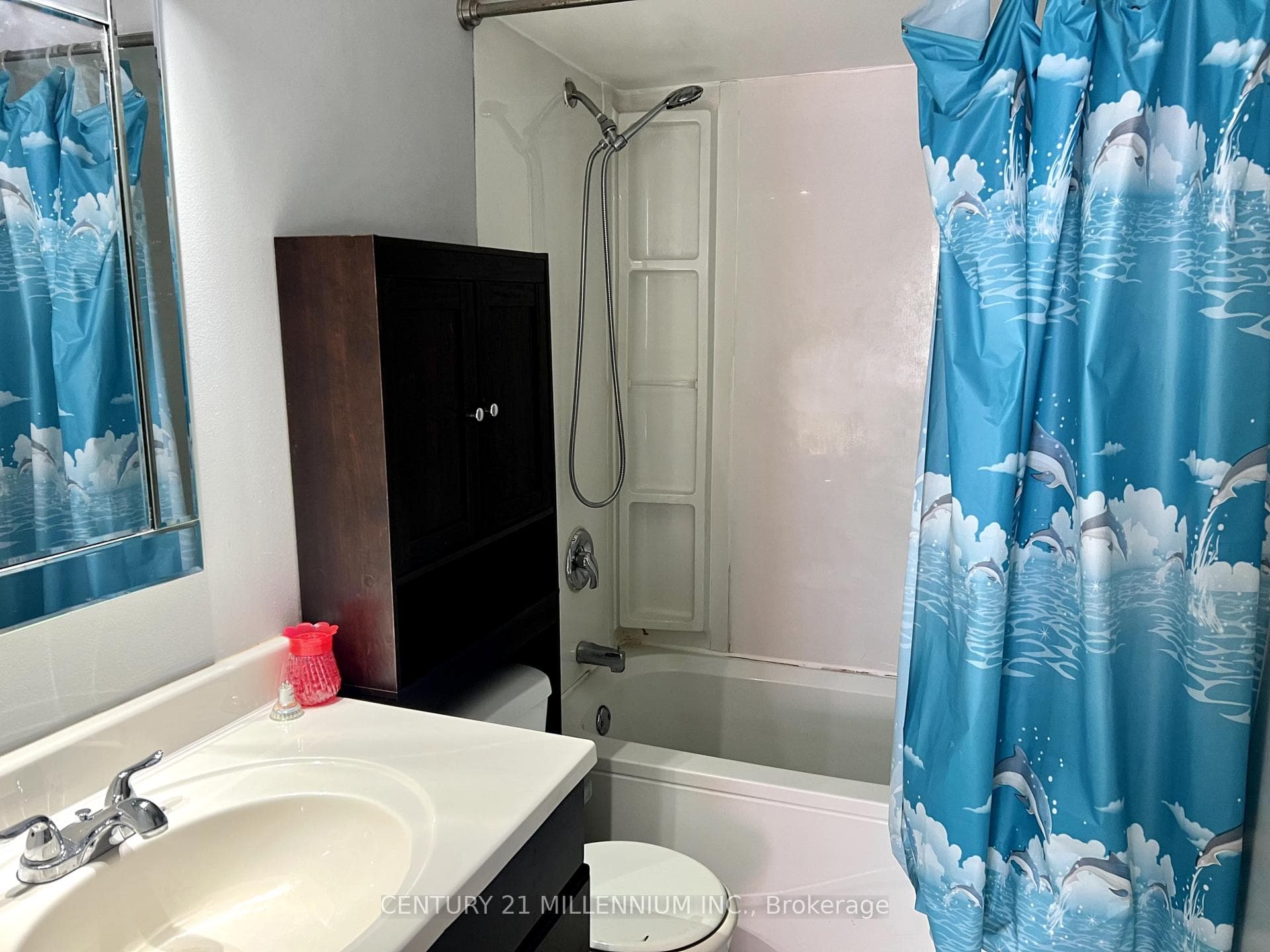 400 Robert Street photo 11