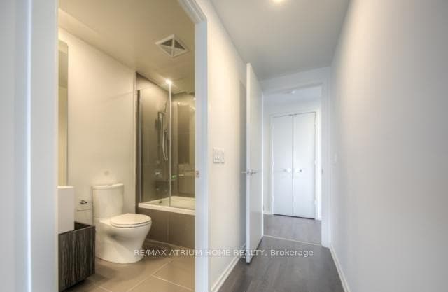 1 Bloor Street Unit 5009 photo 10