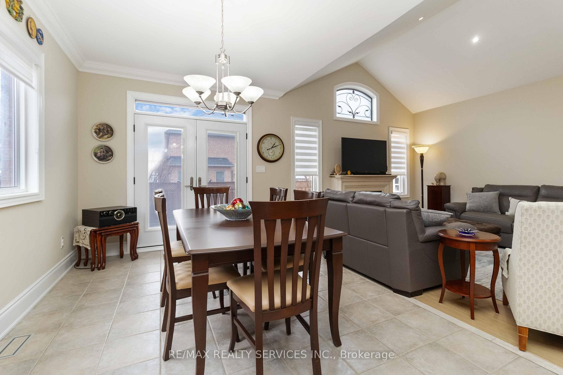 15 Valleystream Circle photo 7
