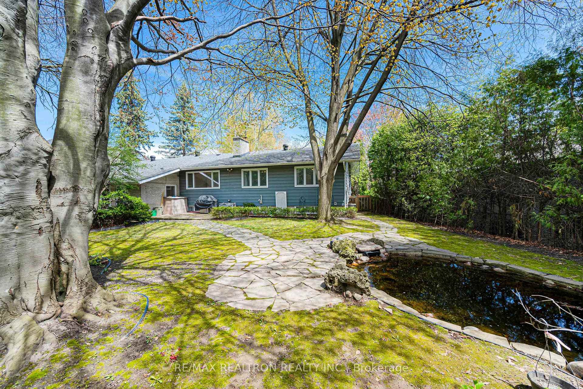 25 Vernham Court photo 43