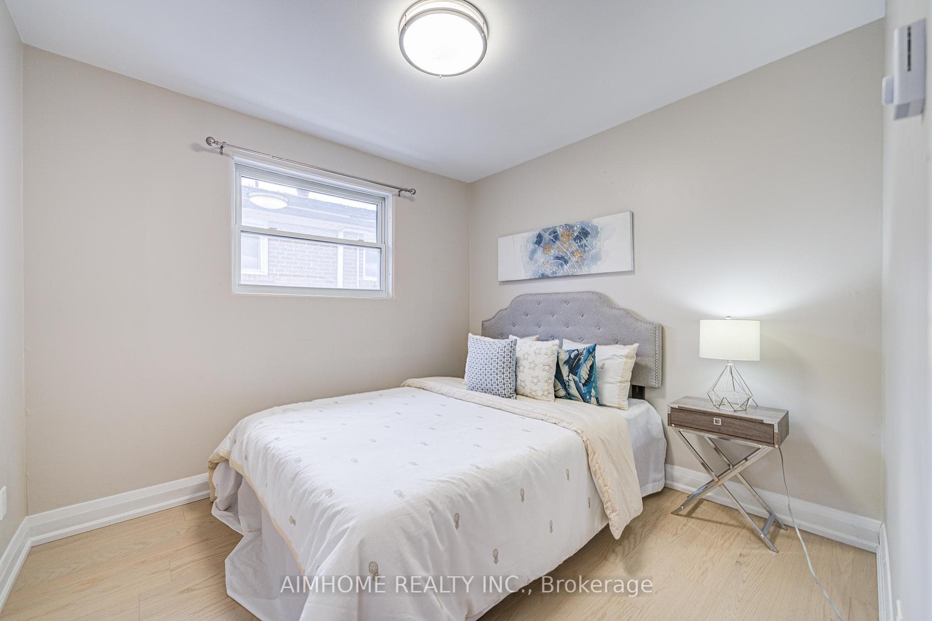 100 Van Horne Avenue photo 21