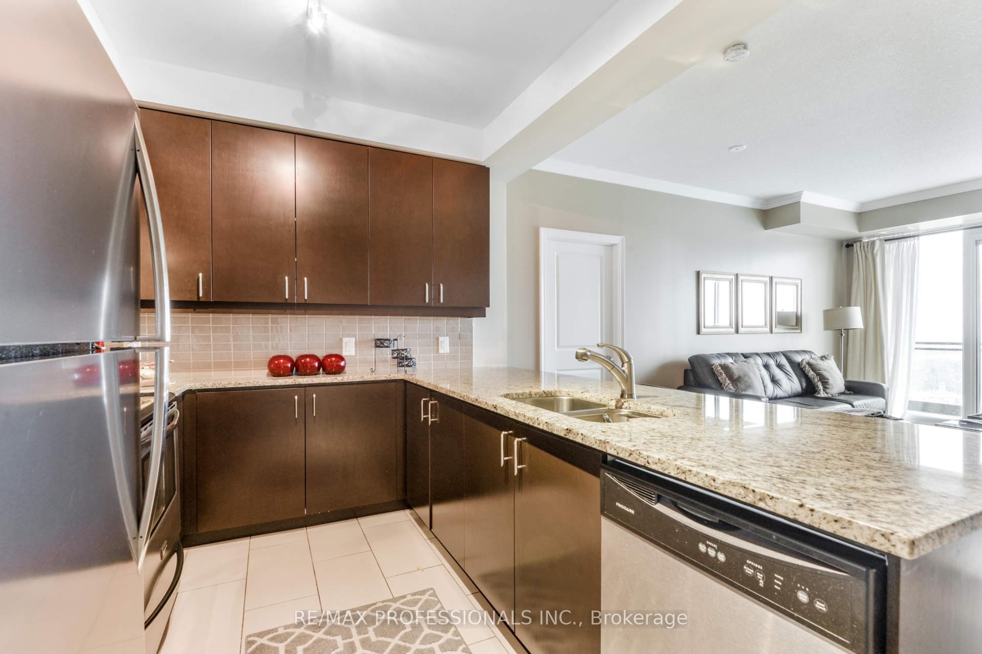 100 John Street Unit 2205 photo 13